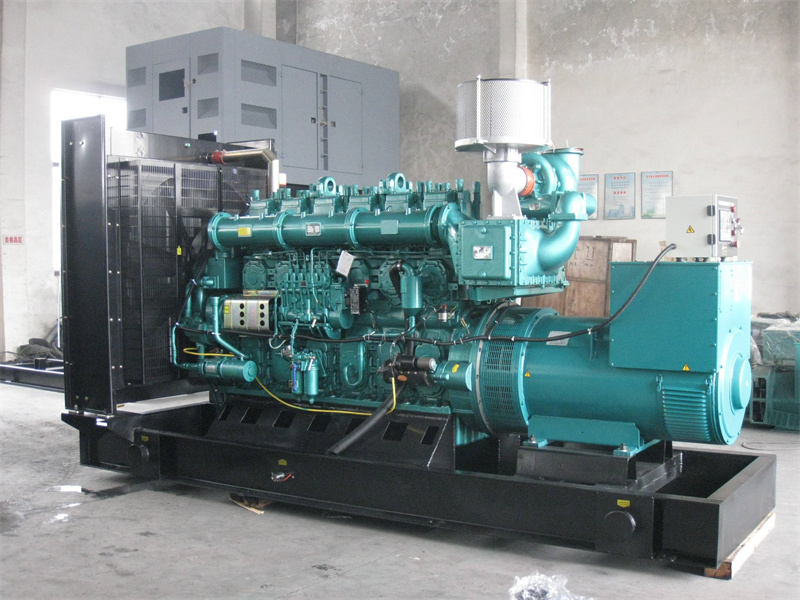 那曲200KW 柴油发电机的油耗是多少？
