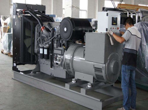 那曲柴油发电机组和储能设备配合使用的案例